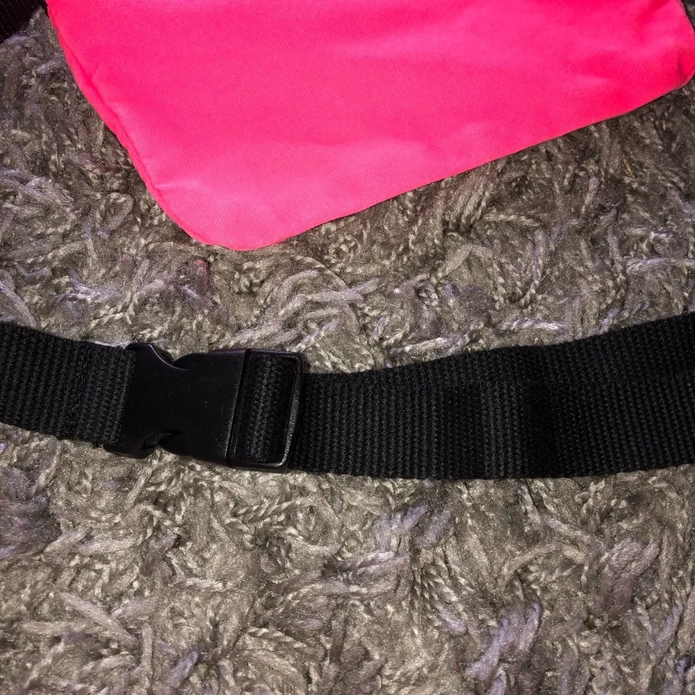 Victoria’s Secret PINK Fanny Pack - Picture 3 of 7